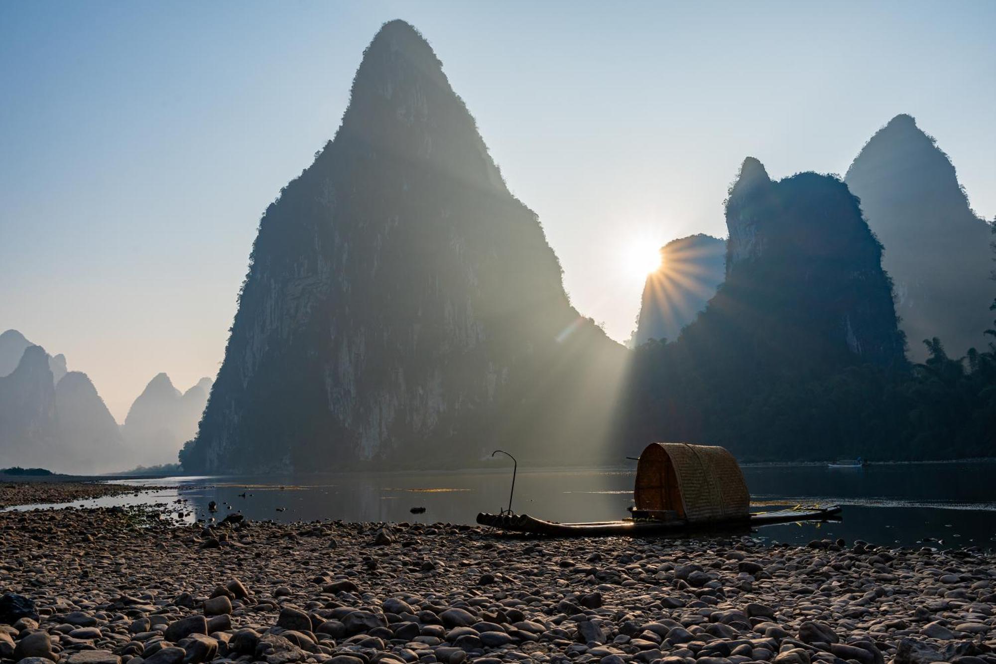 Leisure Courtyard Hotel Yangshuo-Free Shuttle Bus To Yangshuo Station Stay 2 Nights One Way Esterno foto
