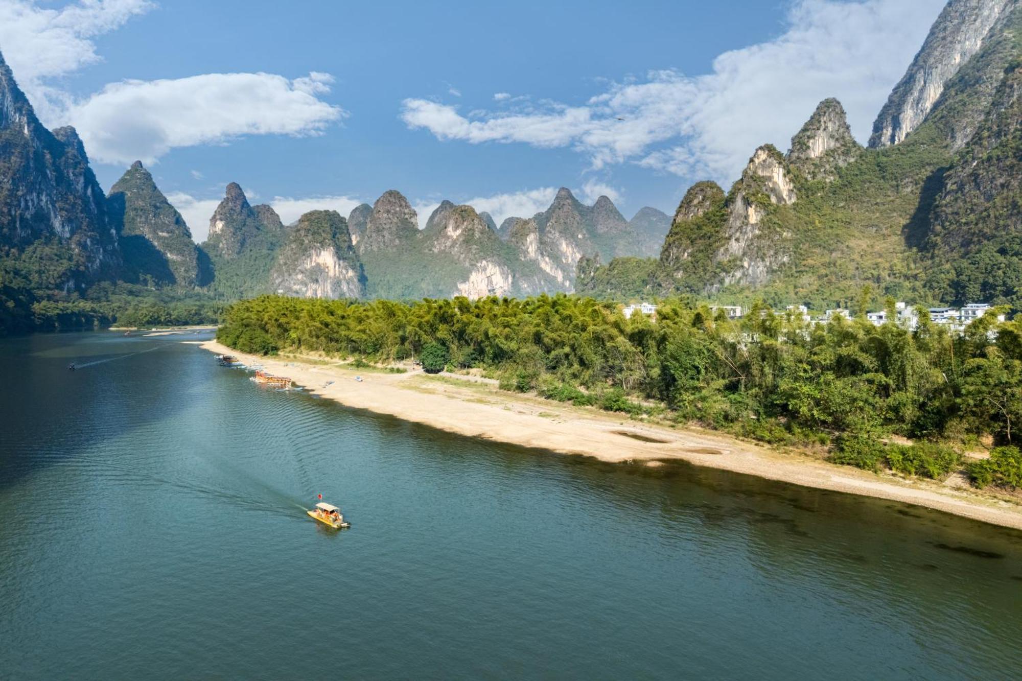 Leisure Courtyard Hotel Yangshuo-Free Shuttle Bus To Yangshuo Station Stay 2 Nights One Way Esterno foto