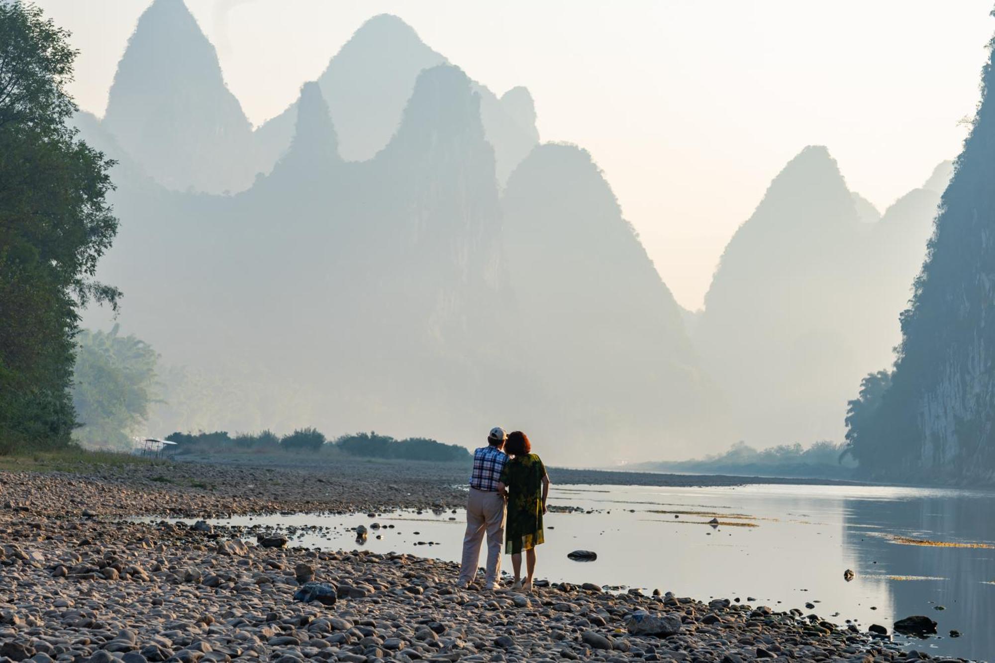 Leisure Courtyard Hotel Yangshuo-Free Shuttle Bus To Yangshuo Station Stay 2 Nights One Way Esterno foto